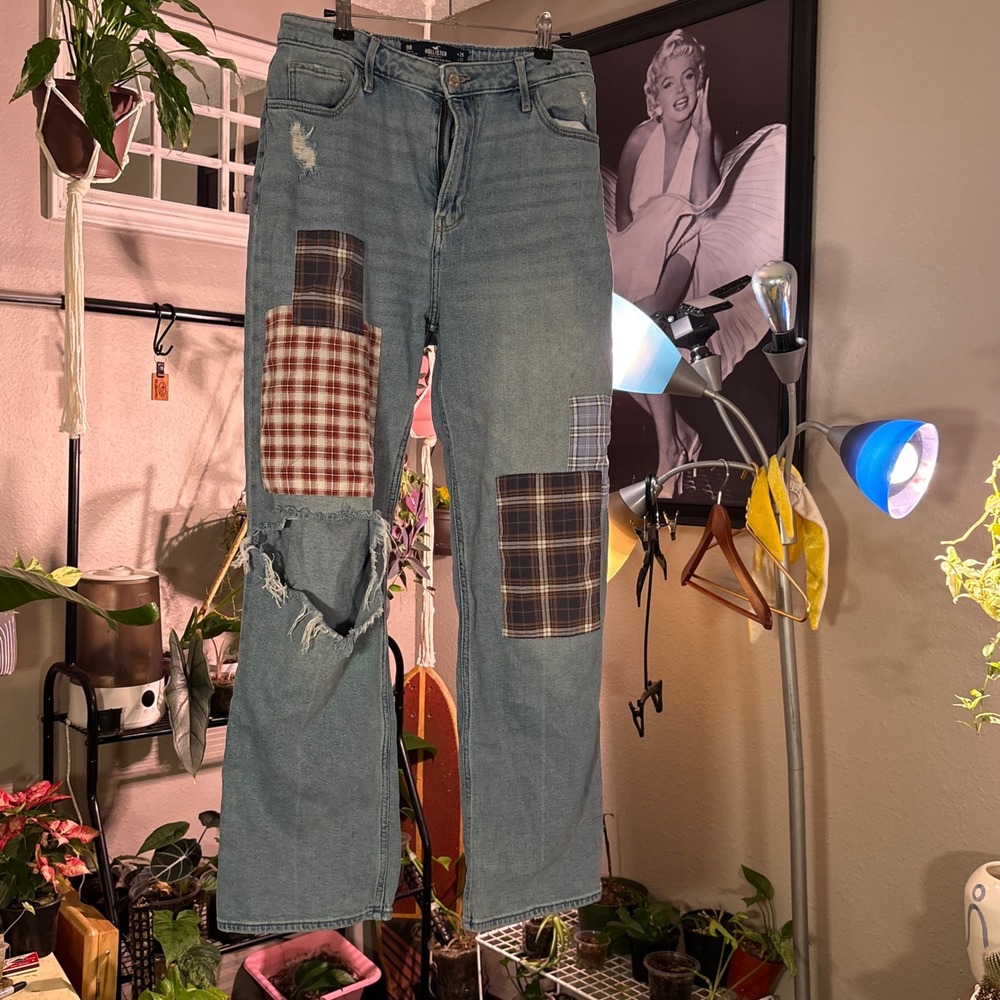 Hollister Ultra High Rise Dad Jeans Patchwork Distressed W29 L31